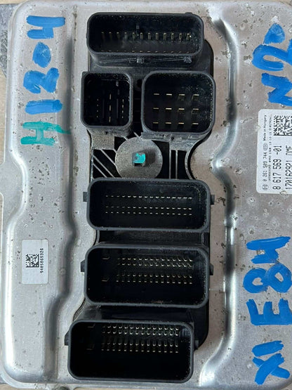 2013-2014 BMW X1 E84 N20 Engine Control Unit SET DME+ CAS2 + NO KEY 8617569
