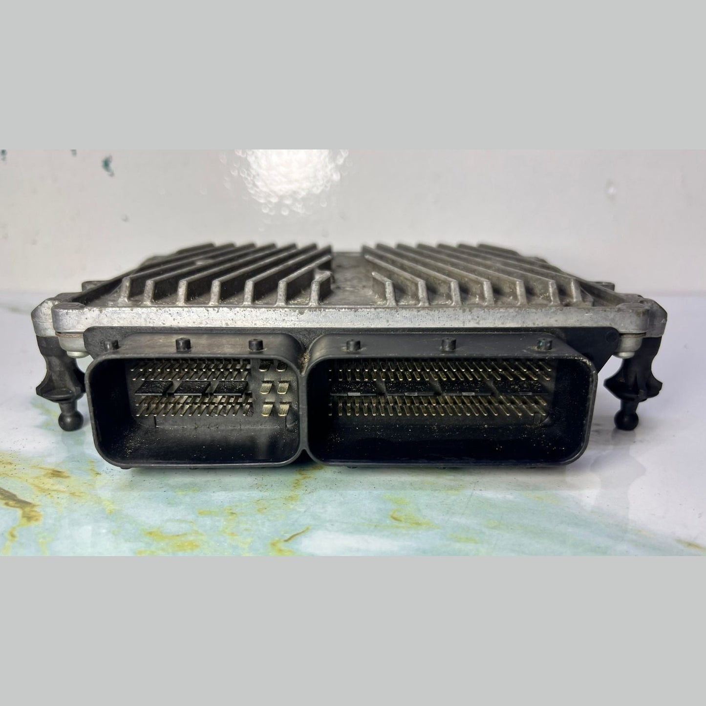 2010-2011 Mercedes-Benz ML350 Engine Control Module A2729002200 W164 ML350