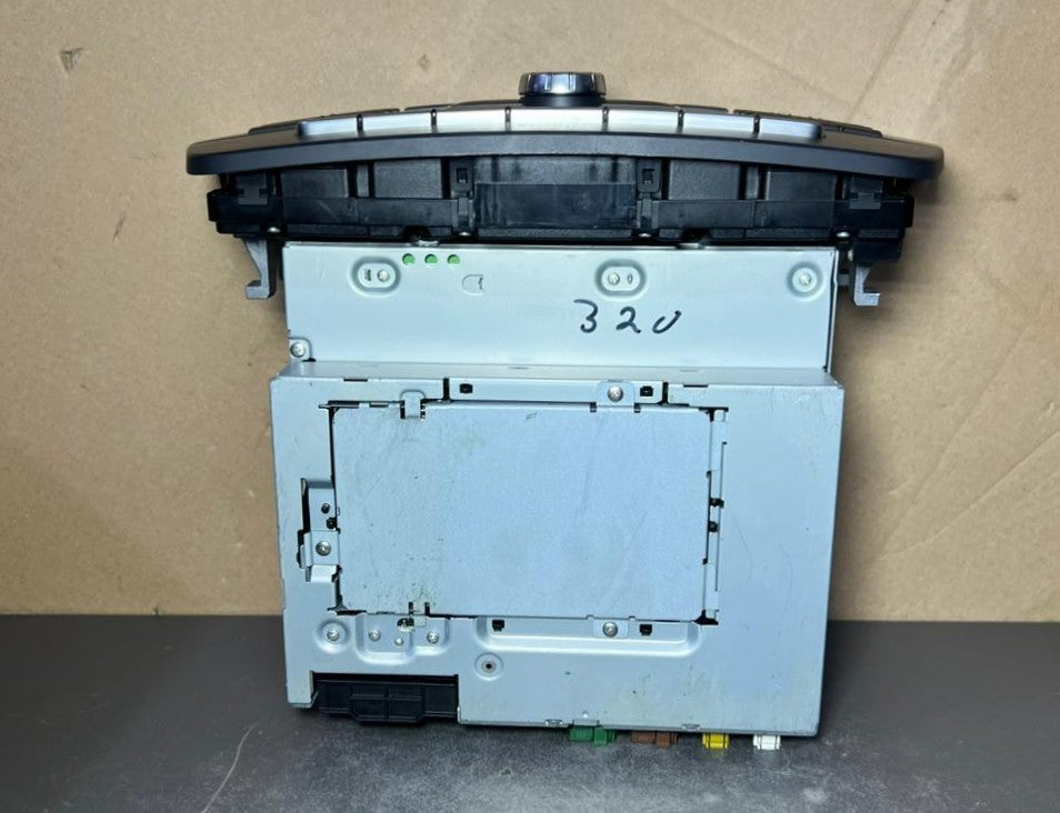 Mercedes W204 Navigation Command Radio Audio Head Unit CD Player A204 9006308