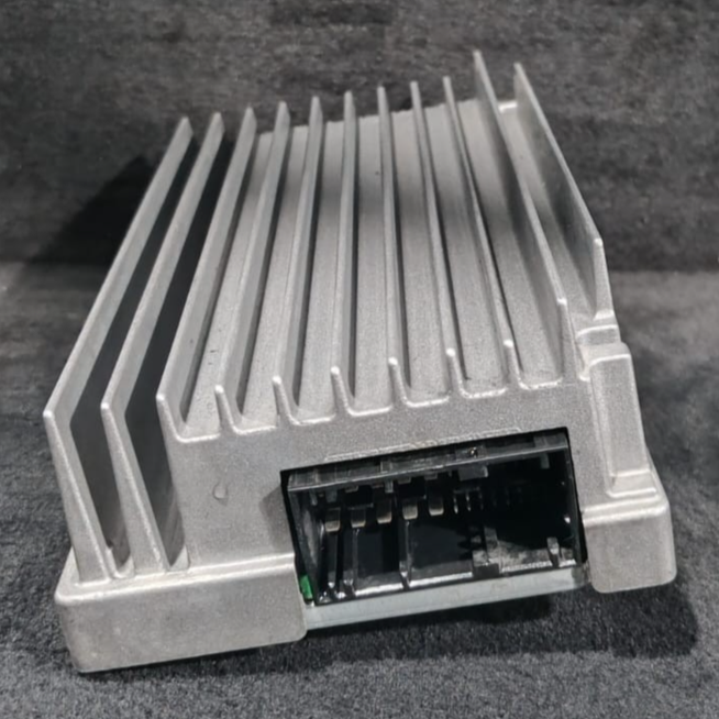 BMW 320i 328i 335i F30 AUDIO AMPLIFIER MODULE UNIT AMB -HIFI   OEM - 9282666
