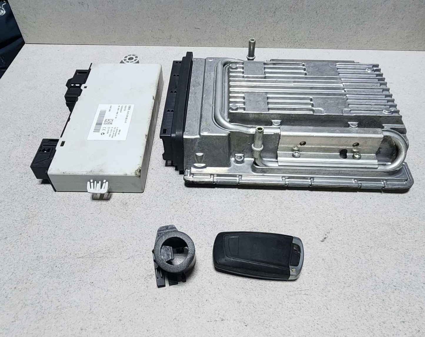 2009-2012 BMW 750i Engine Control Module 7598345