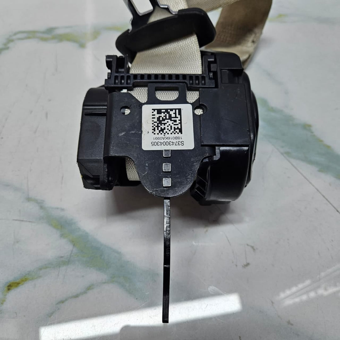 2018-2019 BMW 5 Series G30 530e Rear Left Seatbelt 7430043