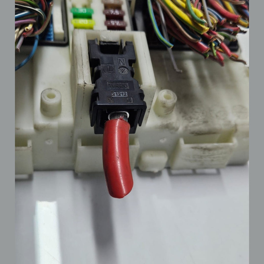 BMW F20 N13 FRONT ELECTRONIC FUSE RELAY DOMAIN BODY CONTROL MODULE 9381102