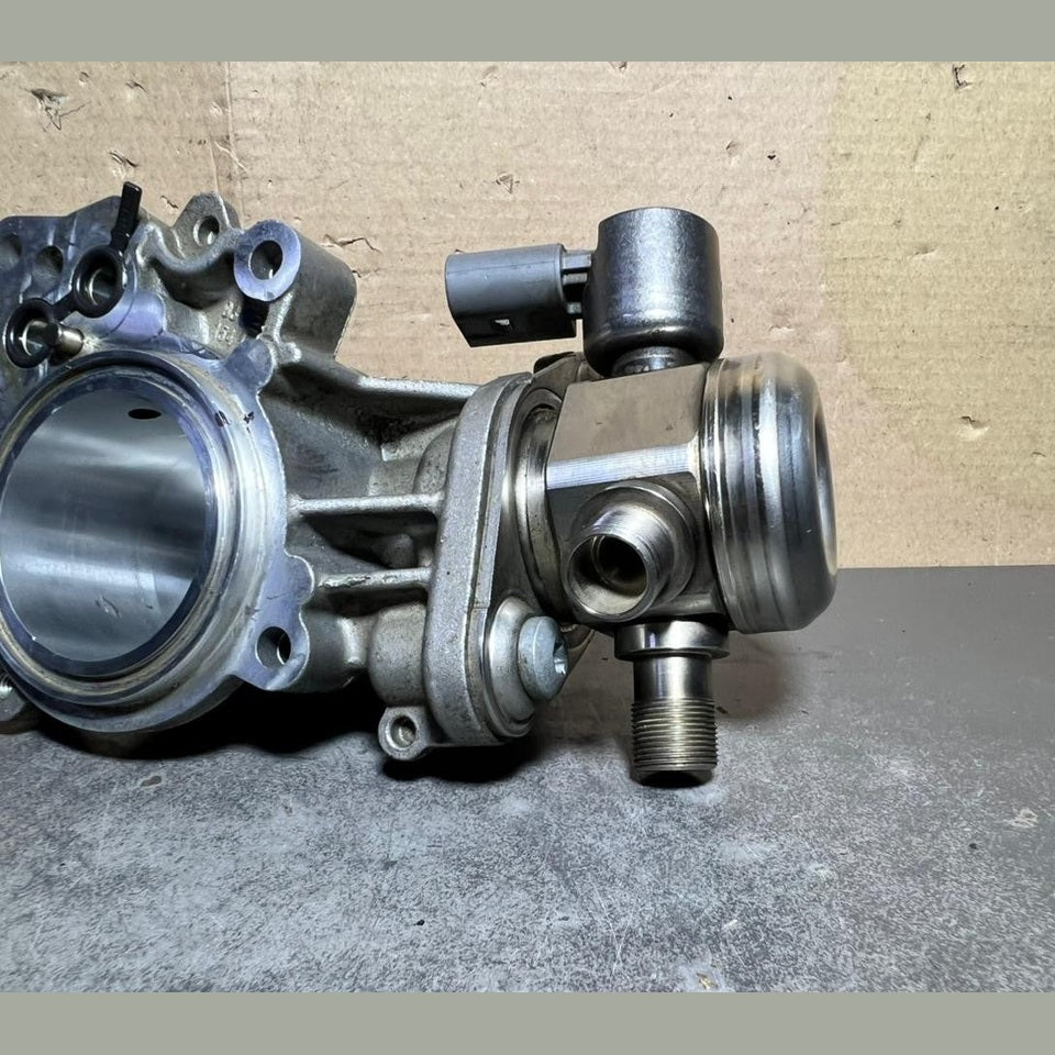 12-18 Mercedes W212 C300 M276 High Pressure Fuel Pump W/Housing A276 0700101 OEM