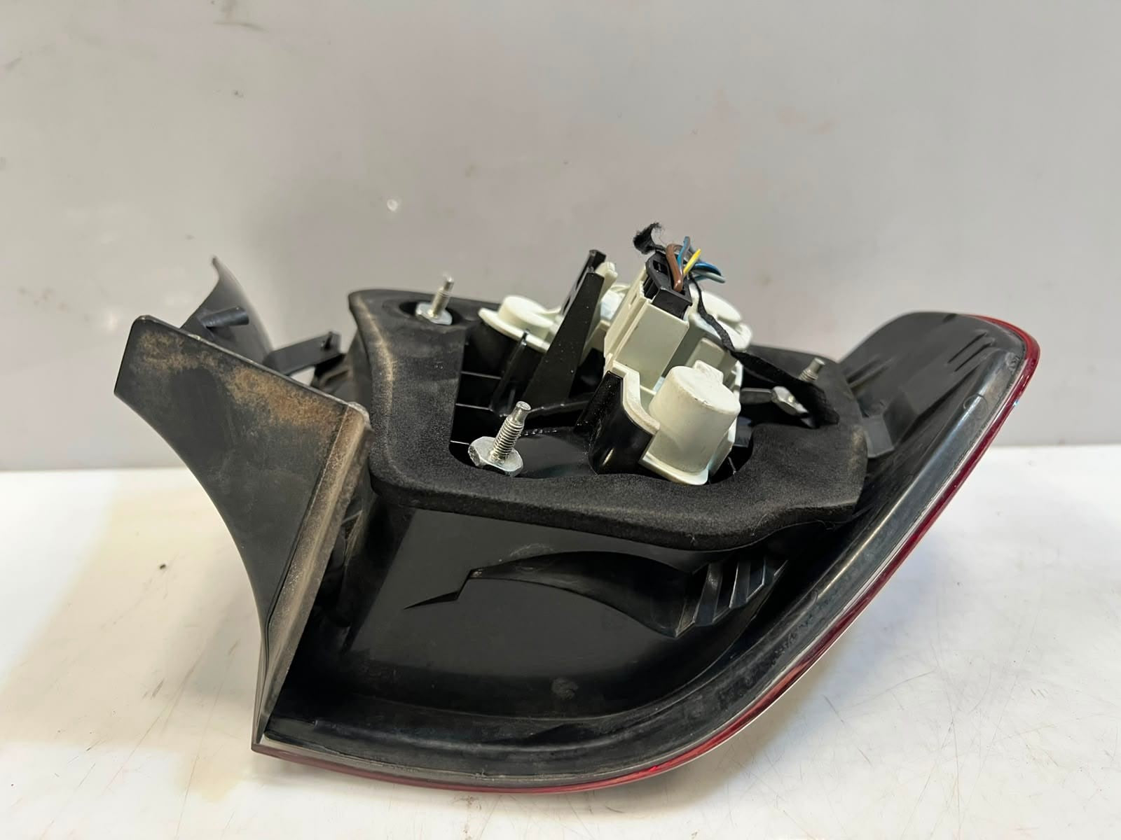 BMW  3 Series E90 TYC TAIL Light Rear Left RIGHT BACKLIGHT 0406879 0406880 OEM