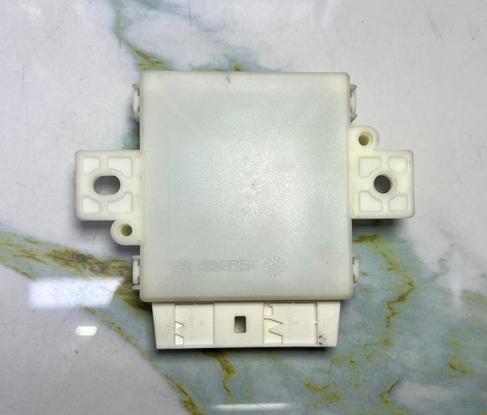 Mercedes-Benz W204 C-Class C200 Parking Distance Control Module A204 9009004 OEM