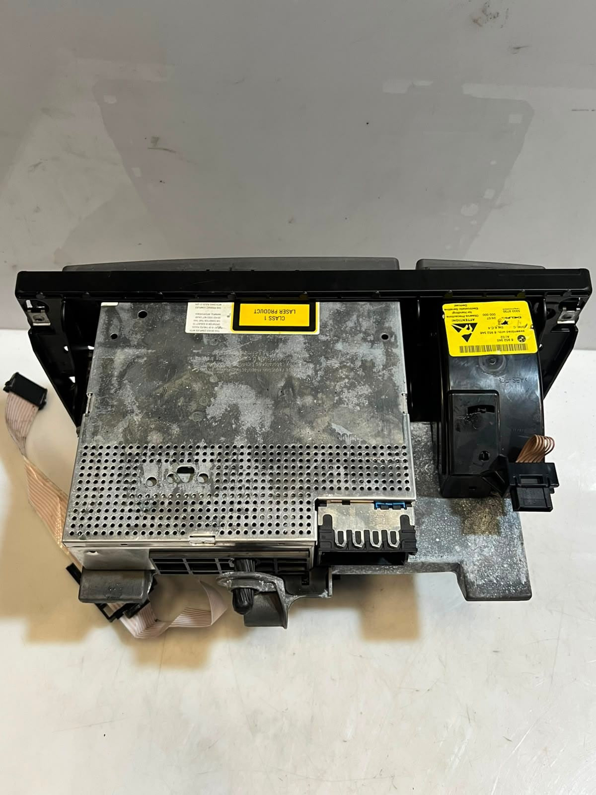BMW 740i 7 Series E65 E66 Radio/CD/DVD/GPS Head Unit 9150993 OEM