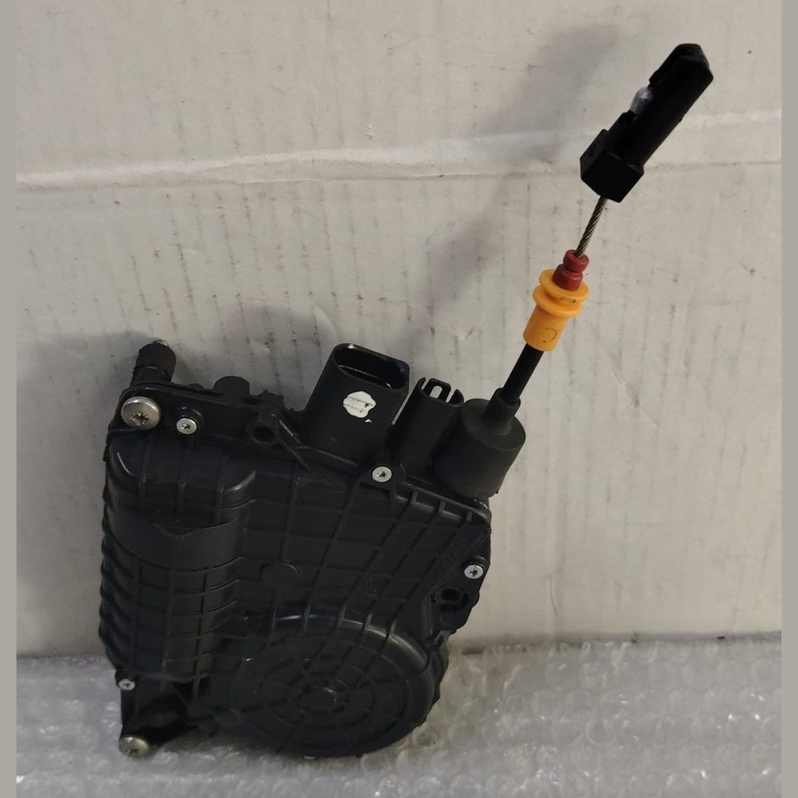 OEM BMW X5 E70  REAR RIGHT DOOR LOCK MECHANISM Automatic Closer 4153 3093 00