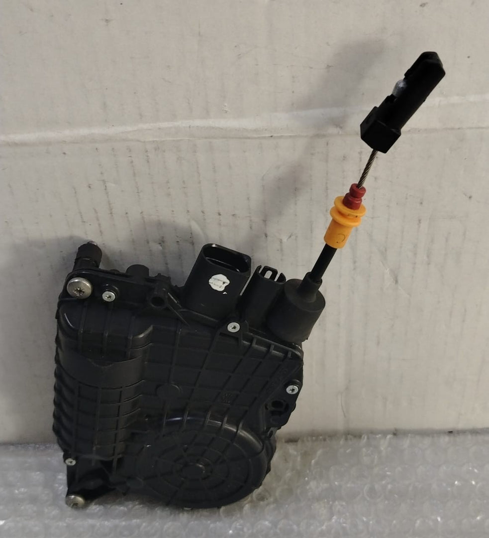 OEM BMW X5 E70  REAR RIGHT DOOR LOCK MECHANISM Automatic Closer 4153 3093 00