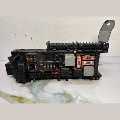 Mercedes-Benz Rear Sam Fuse Box Relay Module 204 900 52 01 W204 C-Class