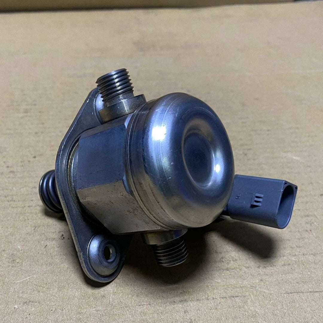 2010-2013 BMW 135i High Pressure Fuel Pump 7610761 135i, 335i, 535i, 640i, X3, X