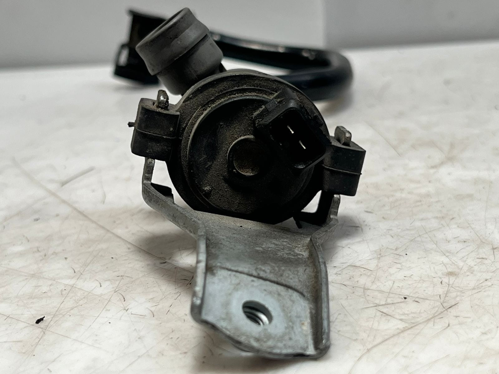 2010-2016 BMW 550i N63 X5 X6 Fuel Tank Ventilation Valve With Hose 7619298 OEM