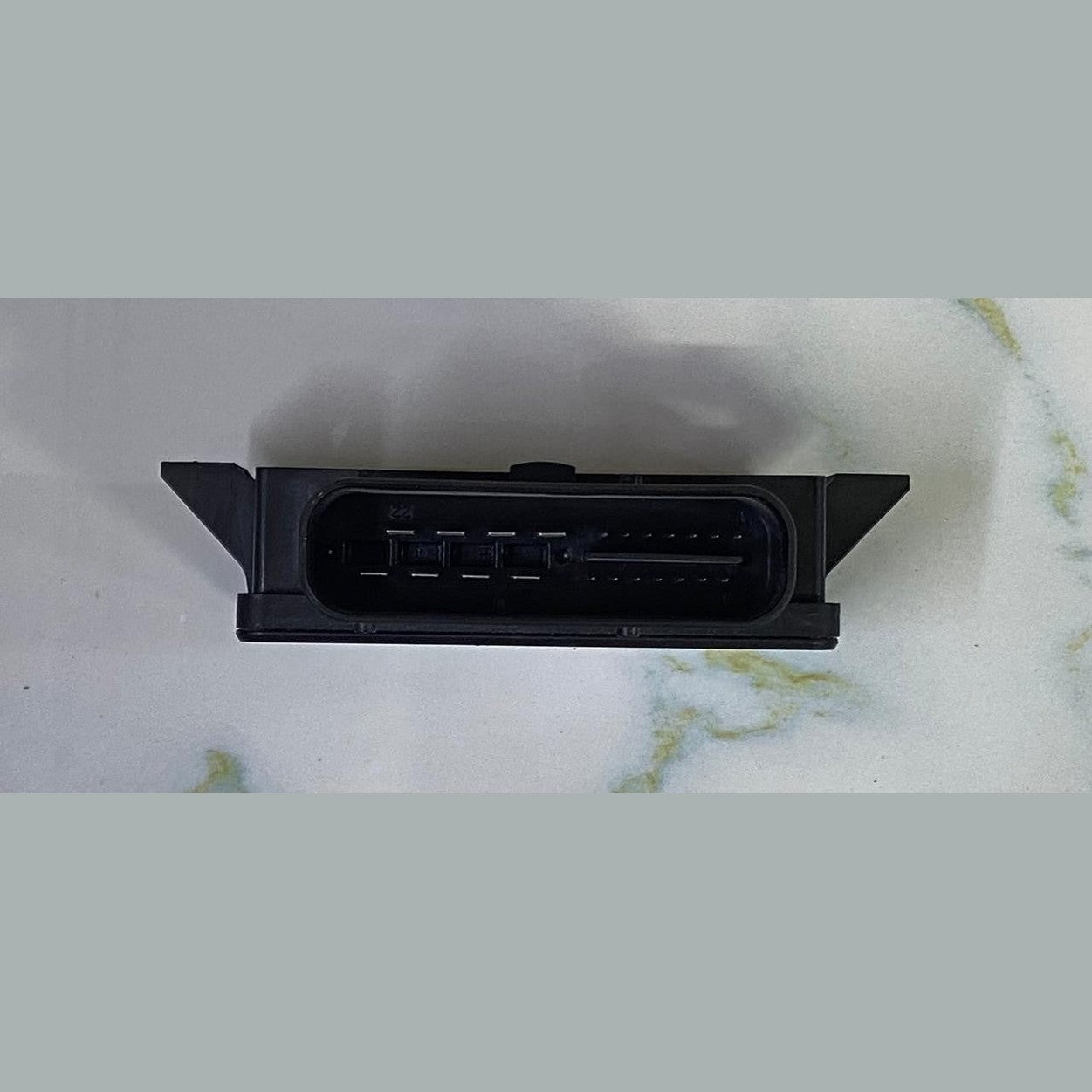 OEM BMW F10 F11 F12 EMF Module Parking Brake Unit Electric Control 6863800
