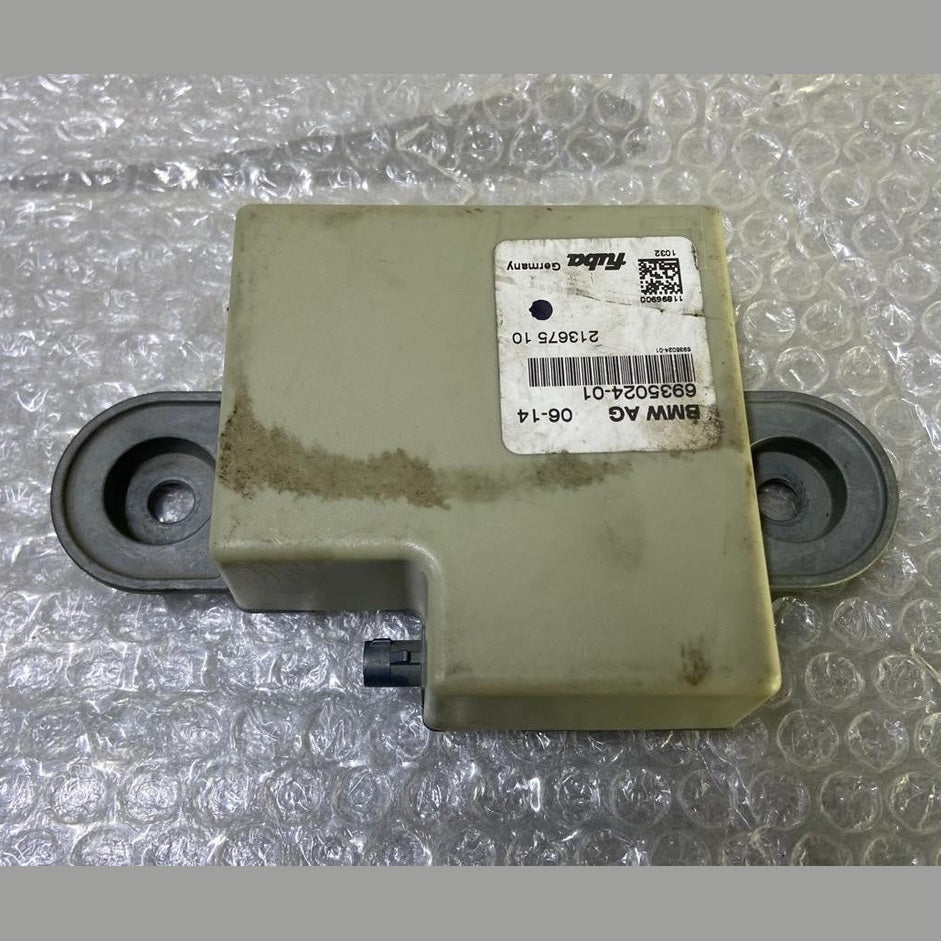 OEM BMW X5 E70 Radio Antenna Amplifier Control Module Unit 6935024