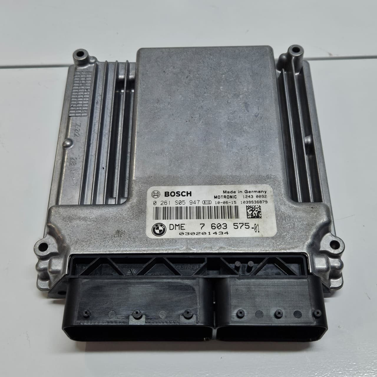 2010-2015 BMW E84 X1 N46 Engine Control Module DME ECU KEY SET 7603575
