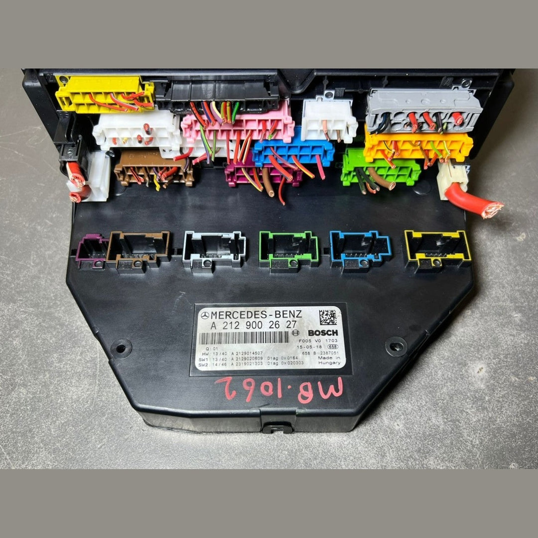 10-16 Mercedes-Benz W212 W204 Front SAM Module Relay Fuse Box A212 9002627 OEM