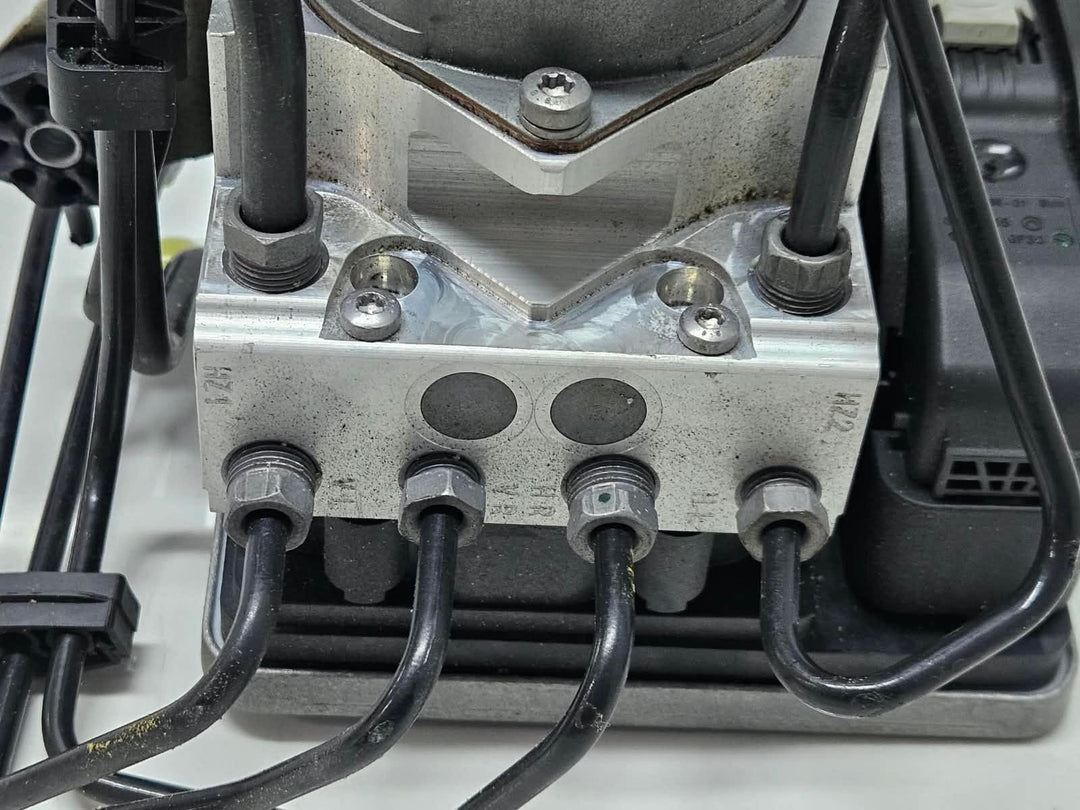 6880529-2016-2018 BMW 750Li G11 G12 RHD ABS Pump Module OEM