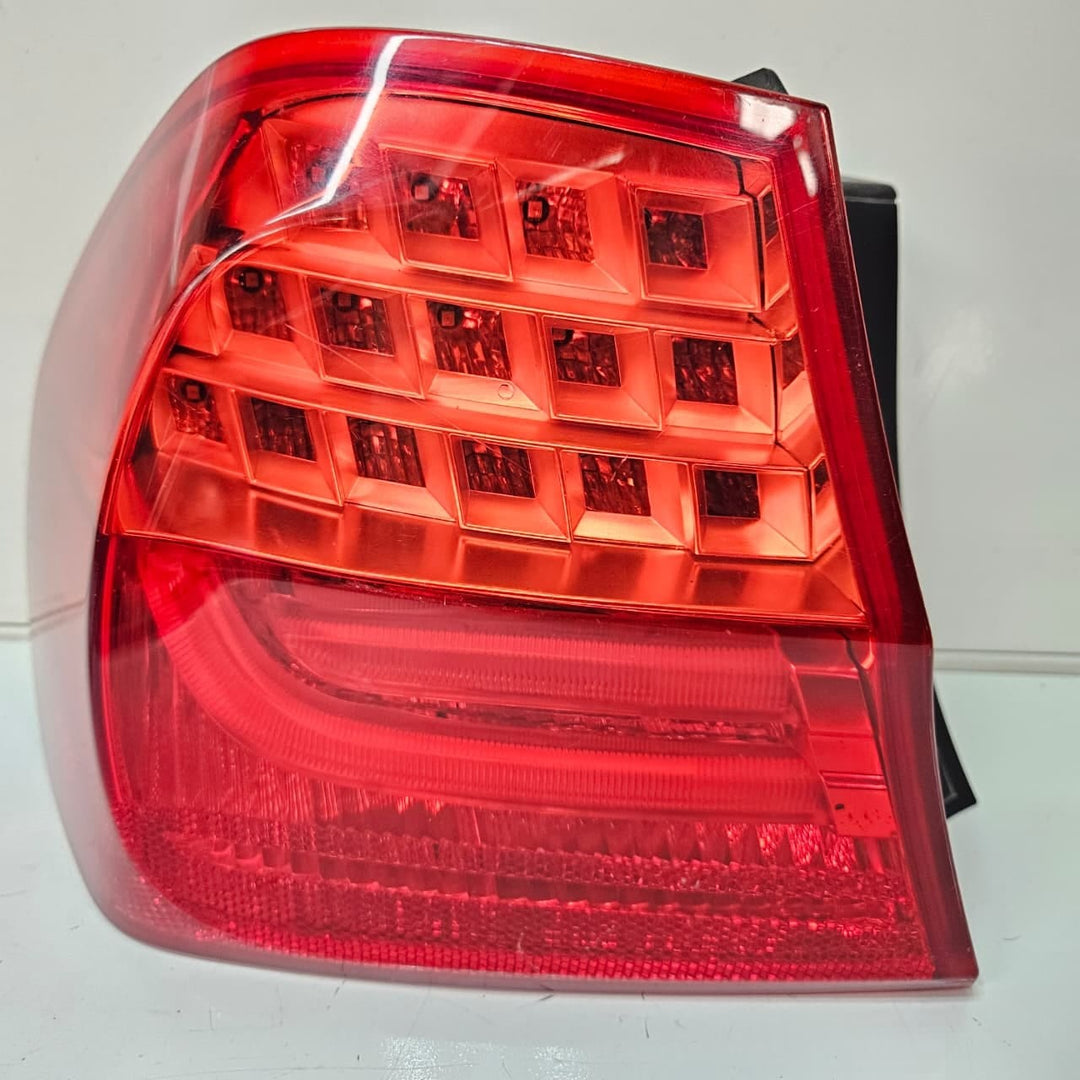 4871731-2008-2011 BMW 3 Series E90 E91 LCI 328i Rear Taillight Left Side OEM