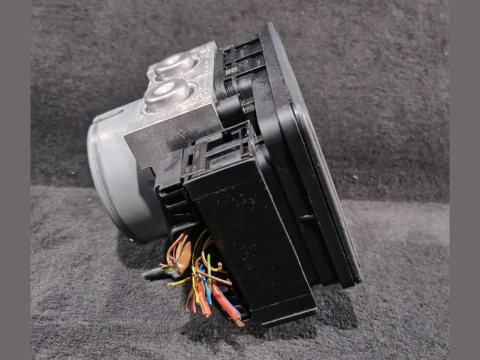 BMW 4 COUPE  F32 180kw  ABS ANTI -LOCK BREACKING SYSTEM  MODULE PUMP - 6866210