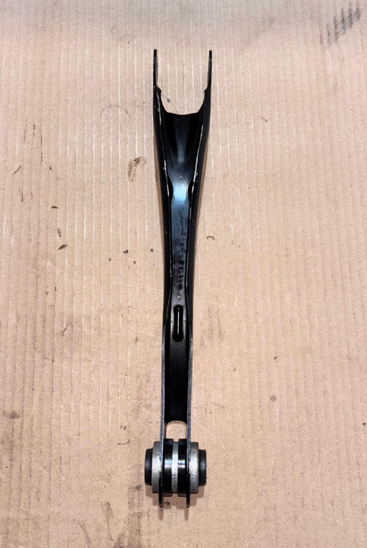 BMW OEM GENUINE  G20 G21 G22 G23 G26 G29  REAR LOWER CONTROL ARM 6878639