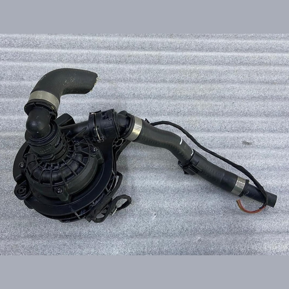 OEM BMW F70 F74 F78 U06 U11 U12 U10 LCI Auxiliary Water Pump 9455020 BOSCH