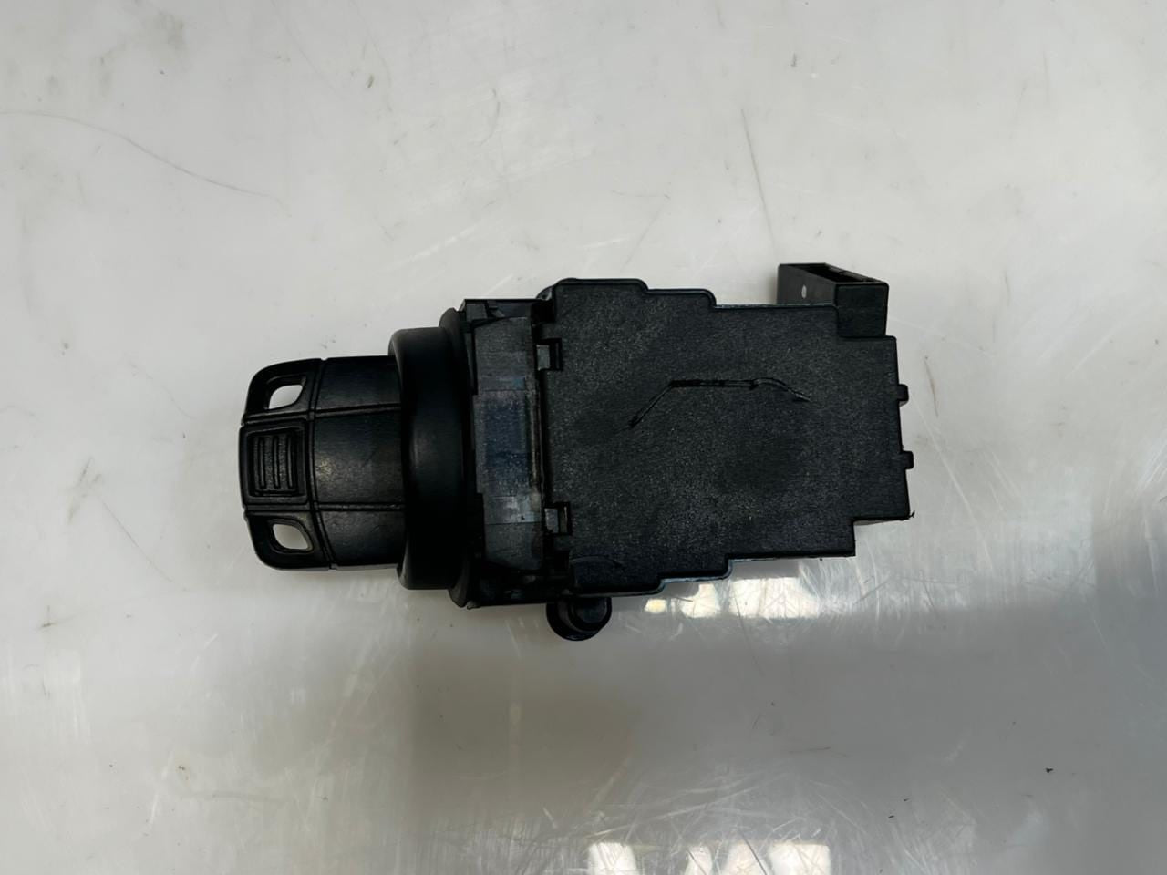 2010 BMW 528i E60 Engine Control Module ECU SET DME MSV80 +CAS3+1KEY 7602220 OEM