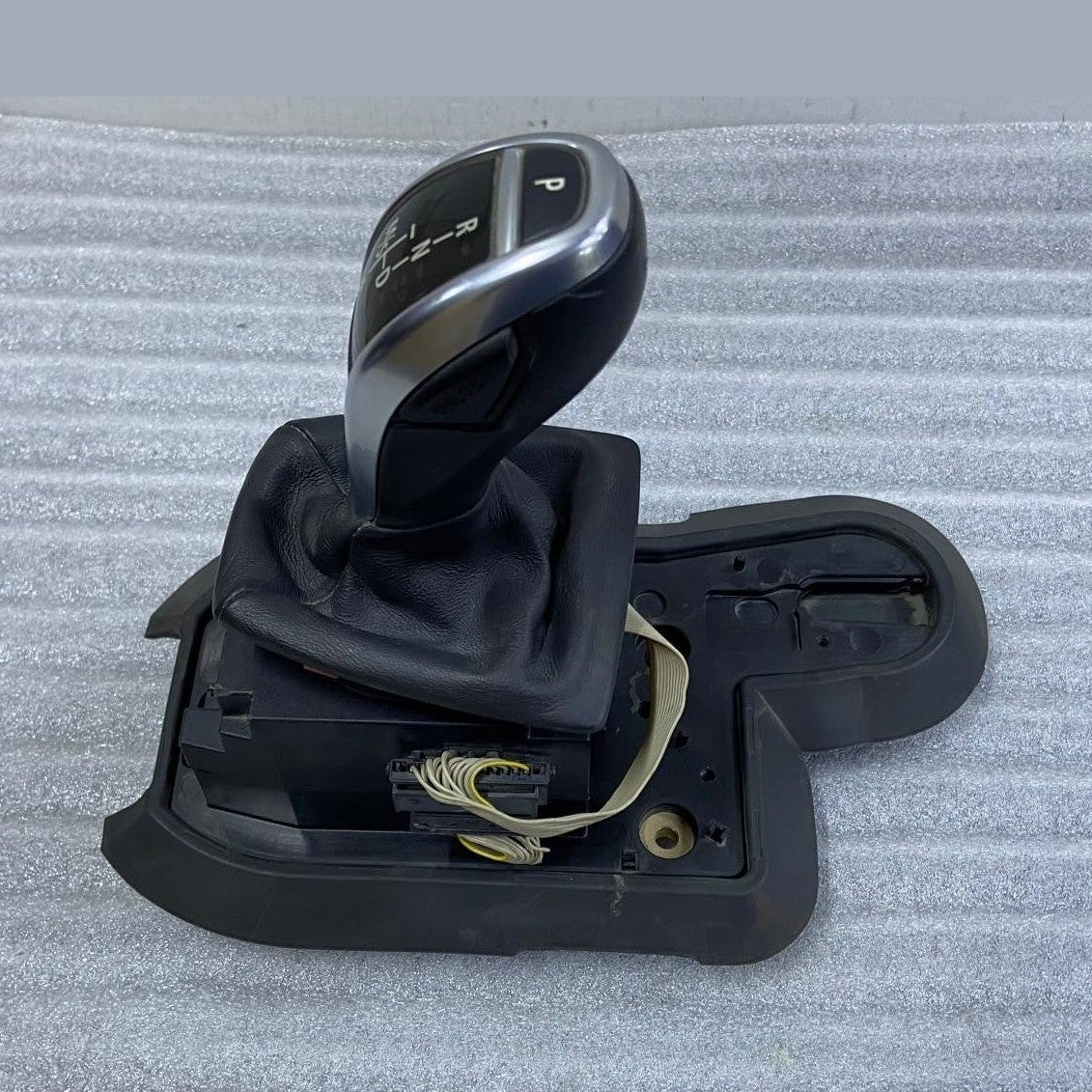 OEM BMW E84 X1 AT Auto Trans Floor Gear Selector Shifter Switch 9260295