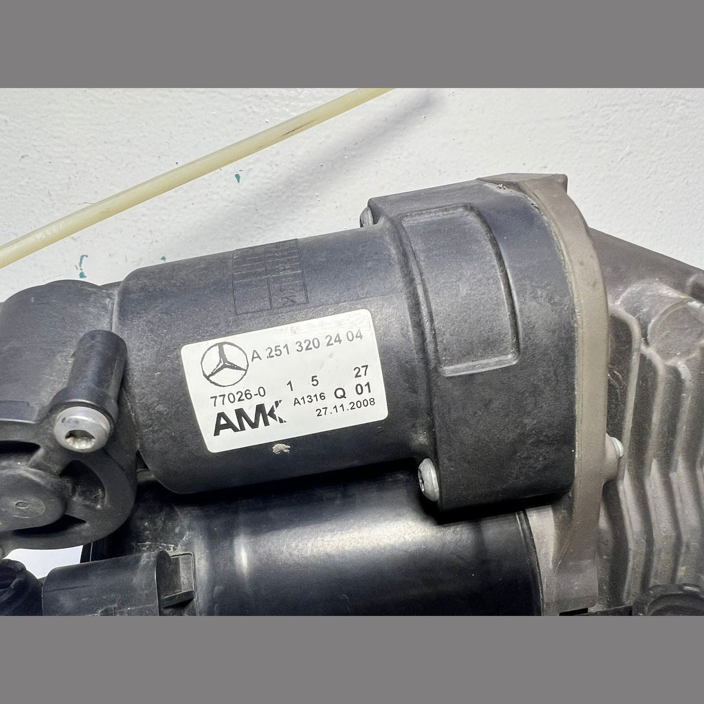Mercedes W251 R-Class R350 Airmatic Air Suspension Compressor Pump A251 3202404