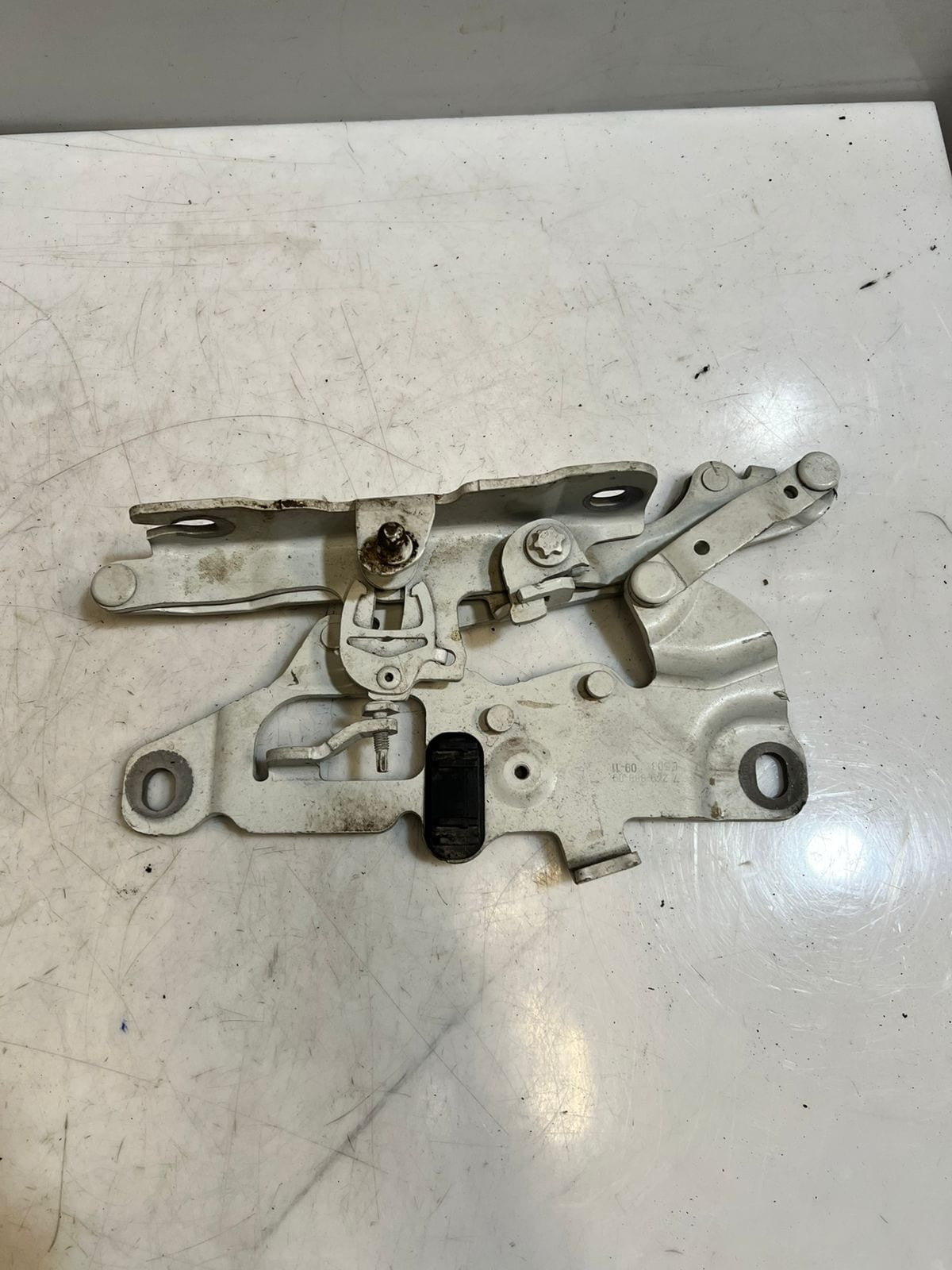 2011-2016 BMW 528i 5 Series F10 F11 6' F12 F13 M5 M6 Bonnet Hood Hinge 7249888 