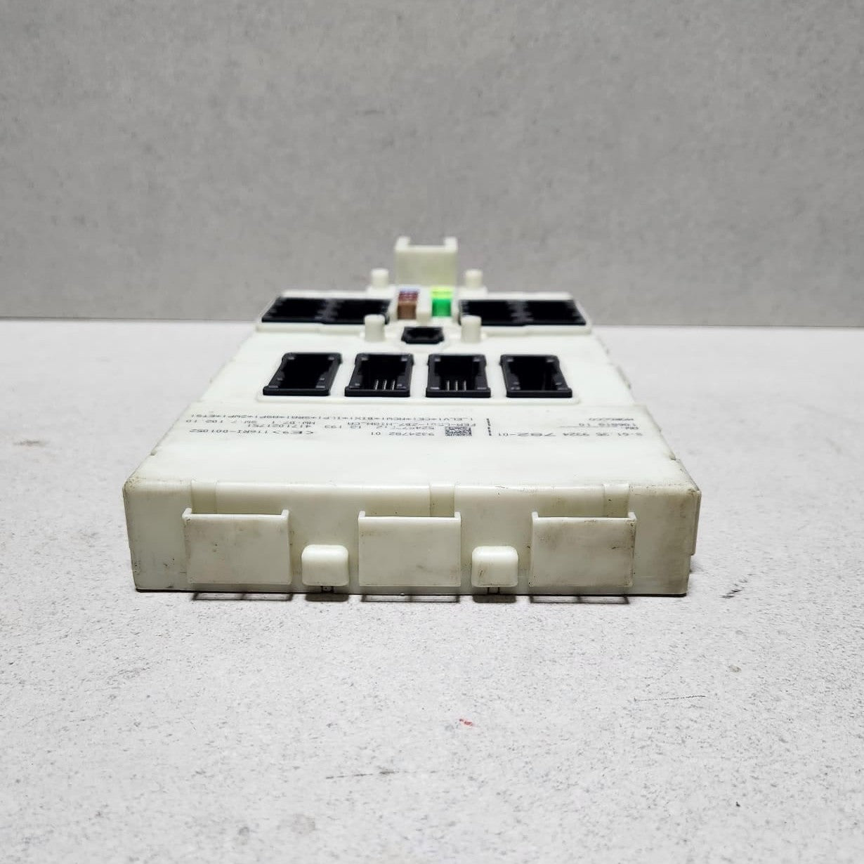 2012-2016 BMW 3 Series 320i 328i Front Body Control Module BCM 9303543