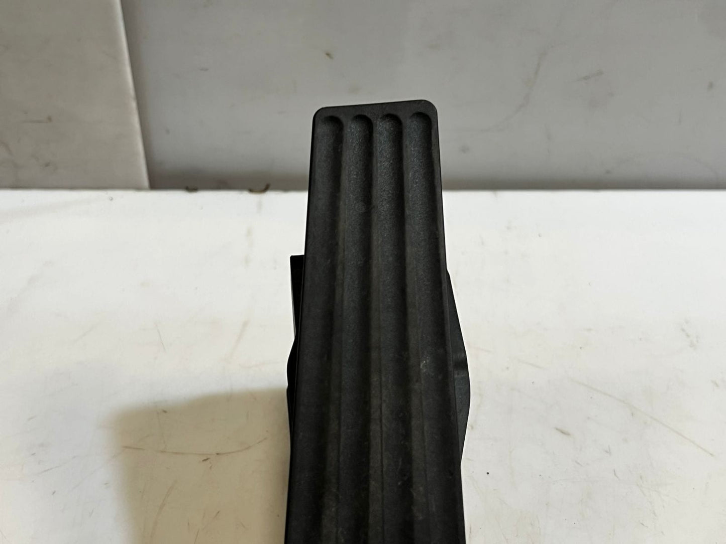 2007-2013 BMW 328i E90, E92, Z4, F48, F49 Accelerator Pedal Module 6889823 OEM