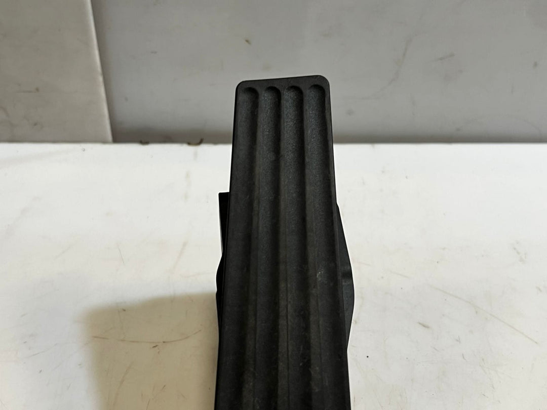 2007-2013 BMW 328i E90, E92, Z4, F48, F49 Accelerator Pedal Module 6889823 OEM