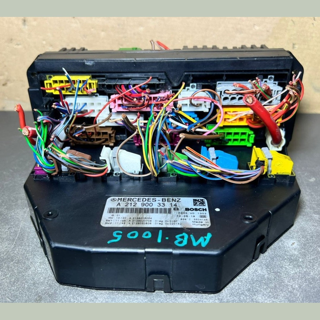 10-16 Mercedes-Benz W212 W204 Front SAM Module Relay Fuse Box A2129003314 OEM