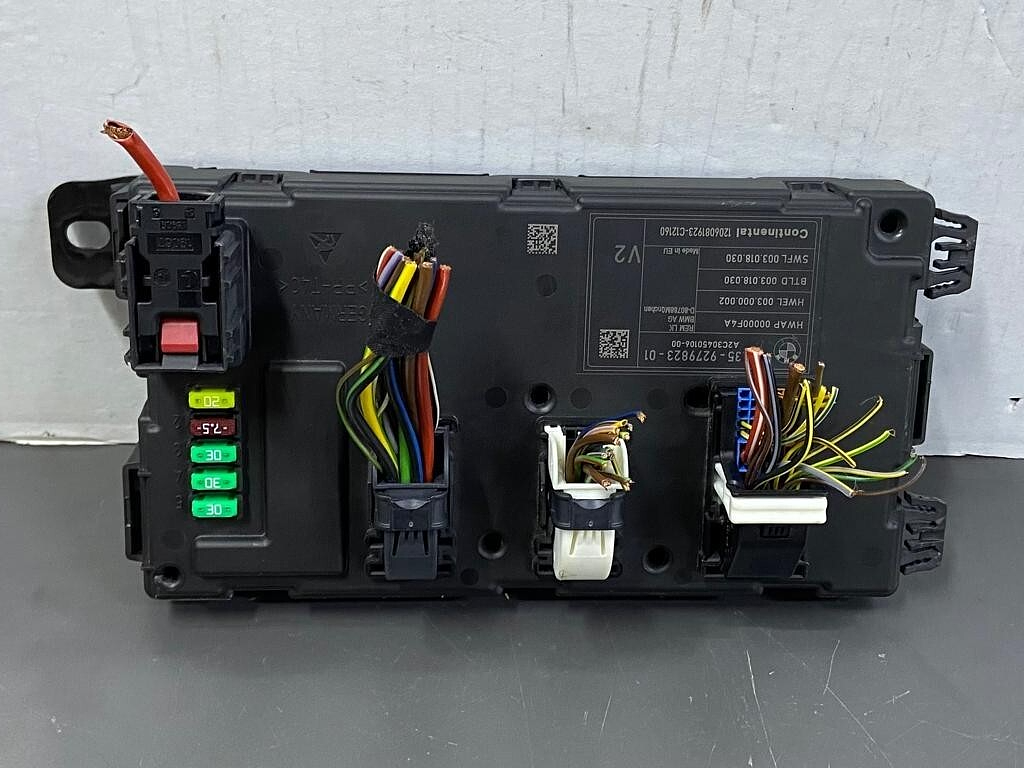 OEM BMW F20 F21 F30 F31 REM Rear Electronic Module Fuse Box Control Unit 9279823