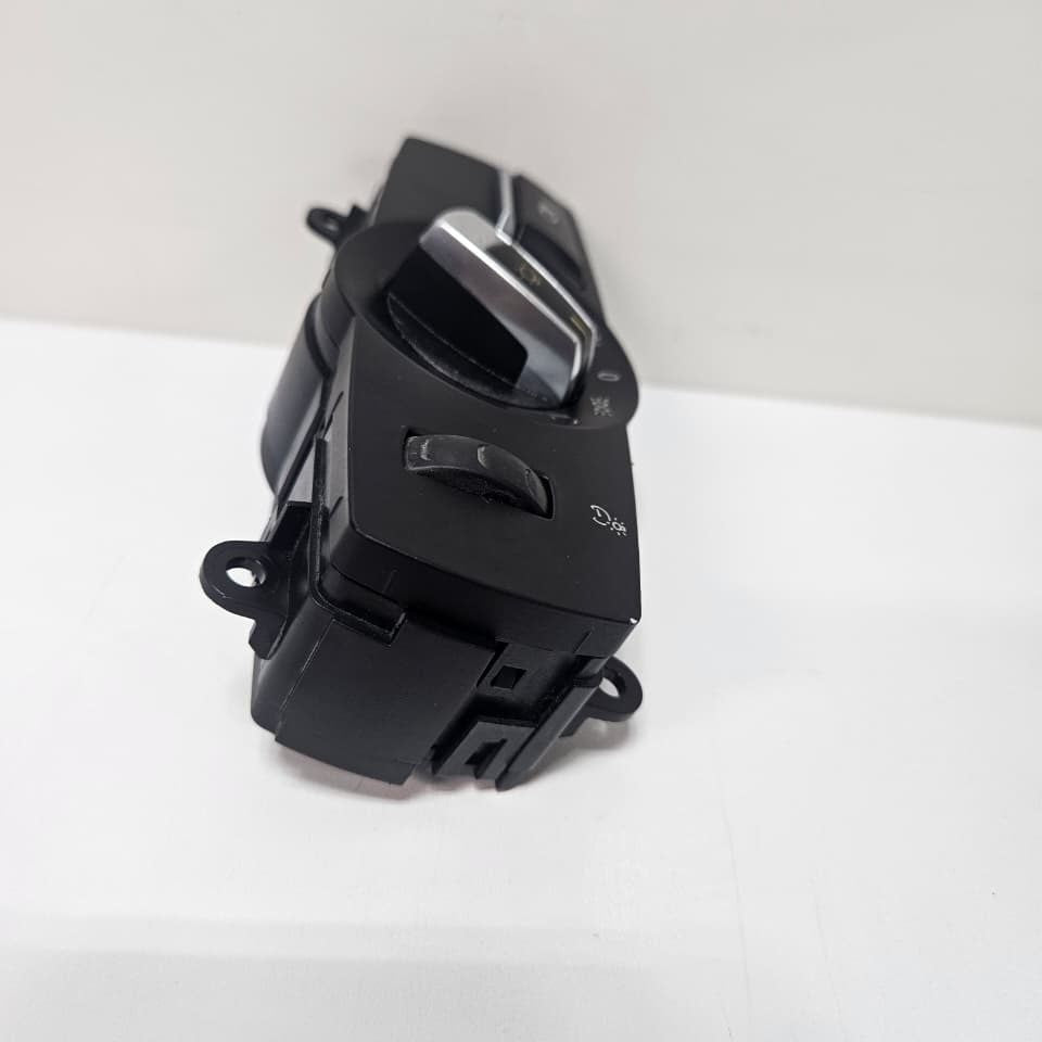 BMW F25 X3 Head Light Switch Control Panel Lamp Element 6803962