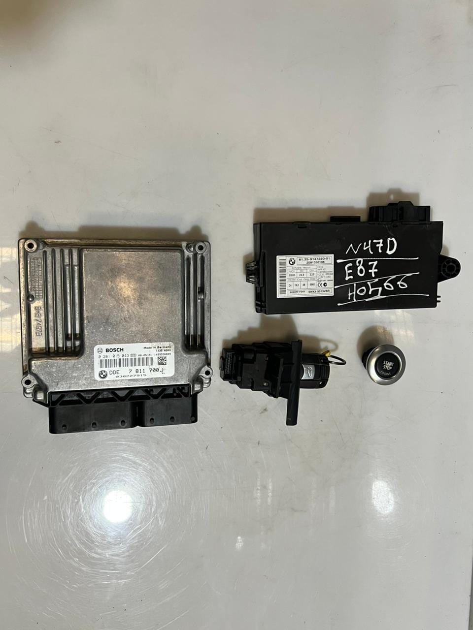 BMW E87 N47D Engine Control Unit ECU SET DDE + CAS3 + 1KEY 7811700 OEM