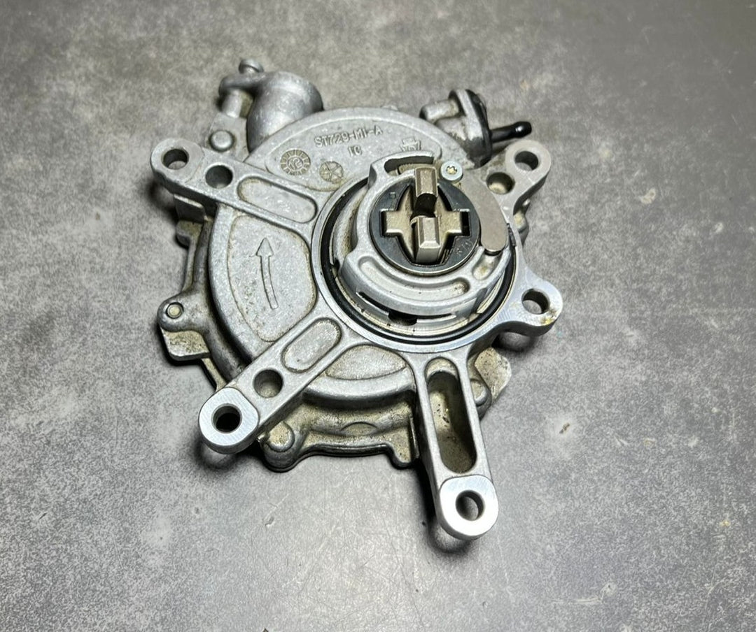 2012 Mercedes-Benz W207 E-Class OM276 Cylinder Head Vacuum Pump A276 2300065 OEM
