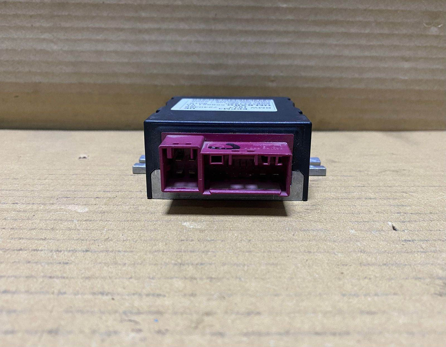 BMW Fuel Pump Control Module 7240389  F01 F02 F10 F11 7