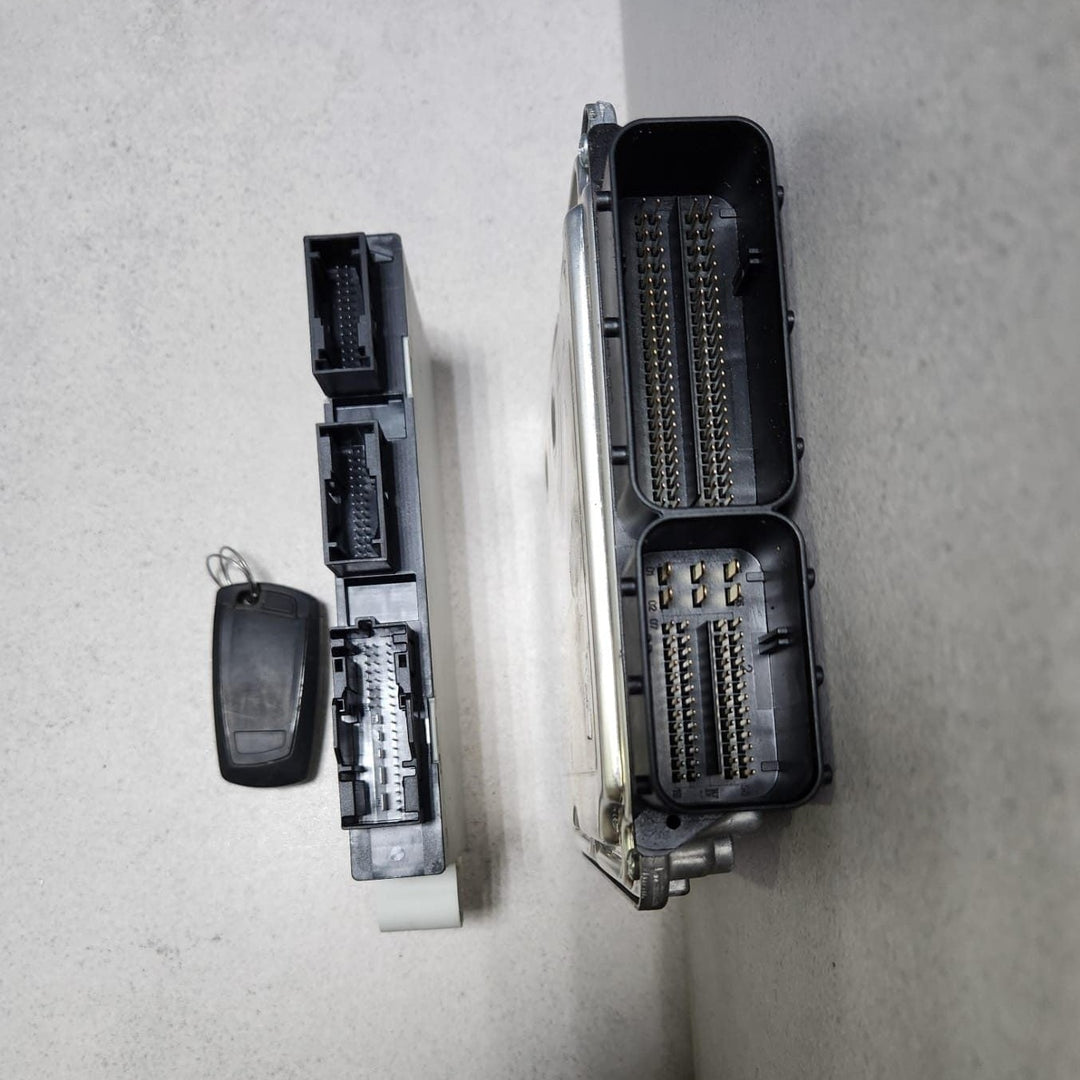 2014-2015 BMW 535D F10 Engine Control Module 8577843 ECU SET DIESEL 