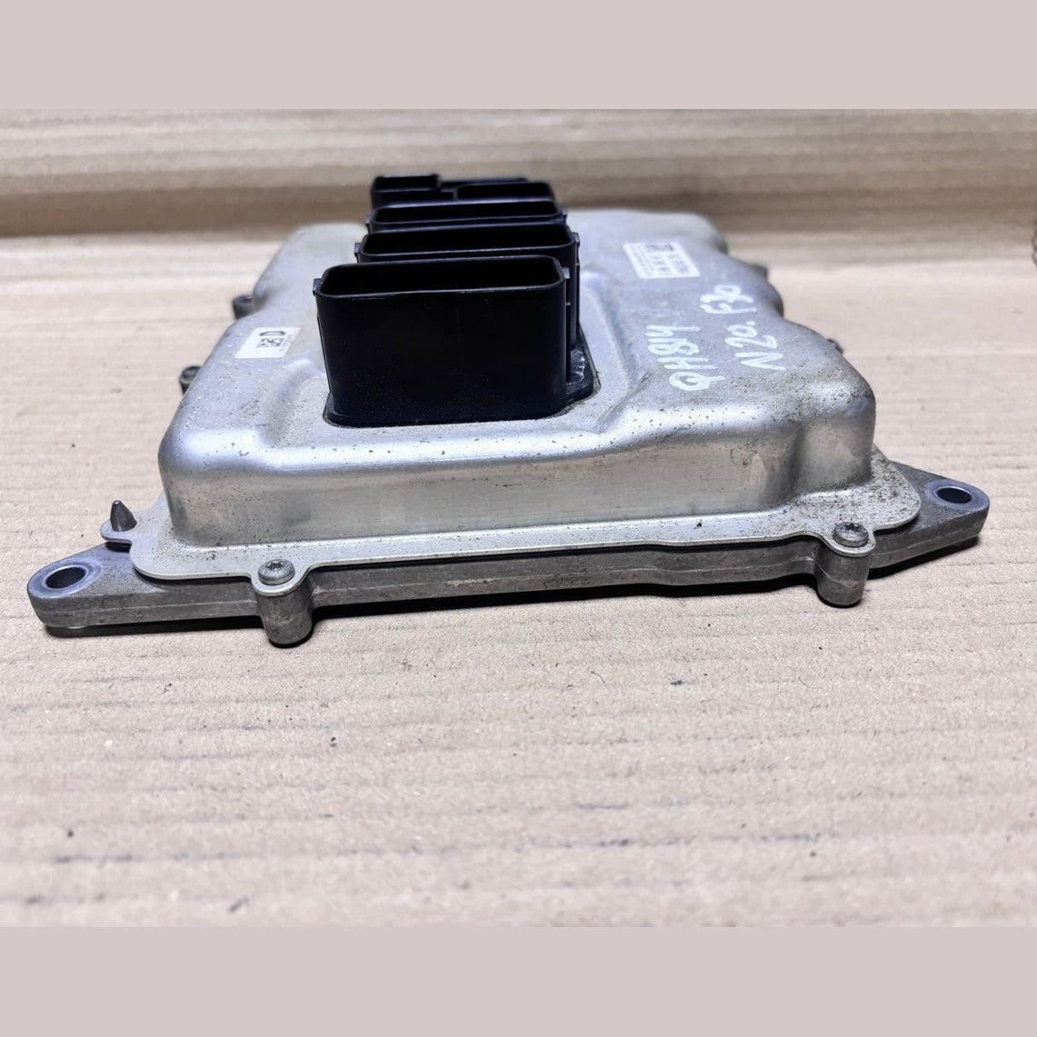BMW F30 320I GASOLINE N20 ENGINE CONTROL UNIT ECU ONLY -  8606306