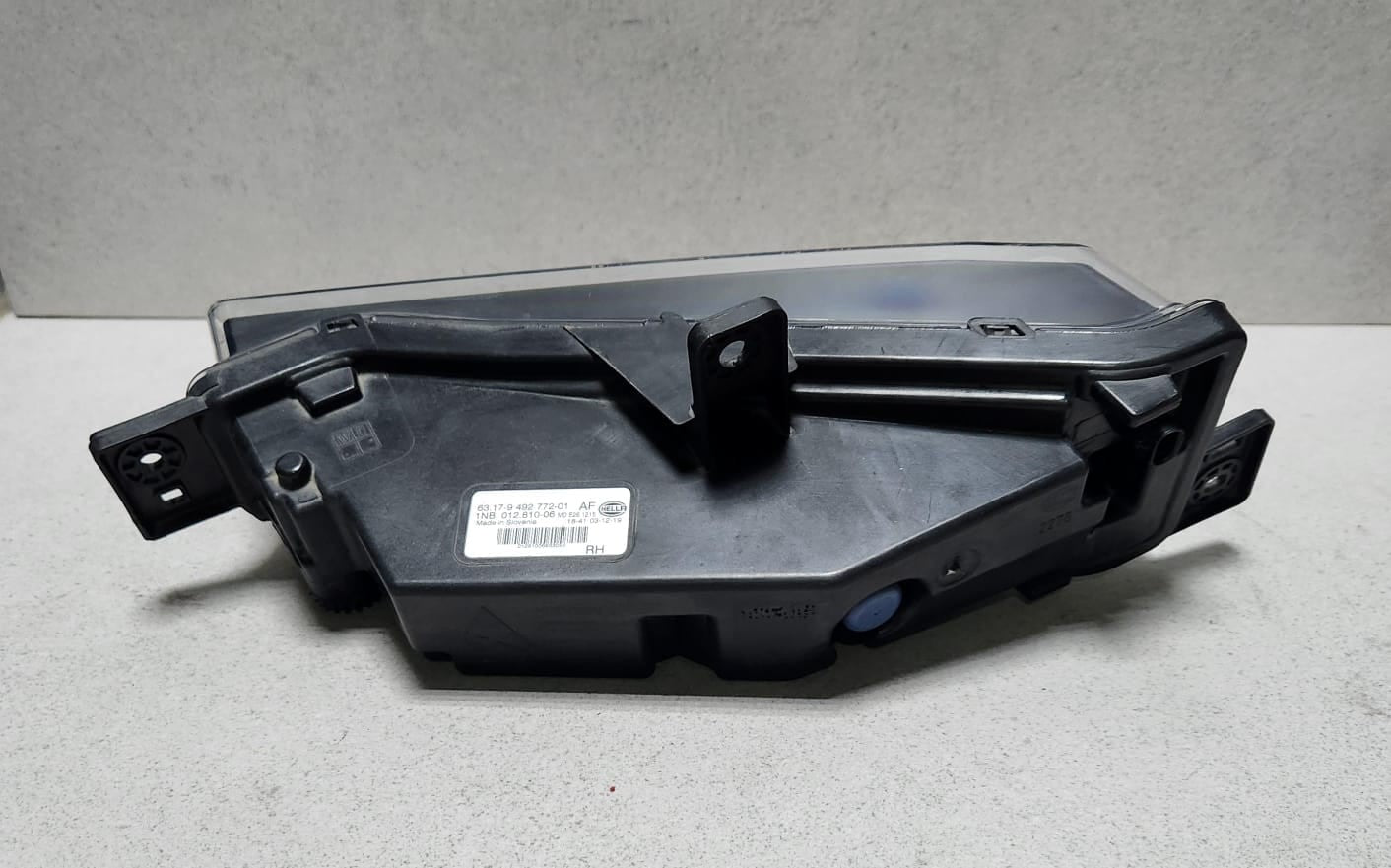 2019-2021 BMW X3 Front Right Fog Light 9492772 X3 G01 OEM