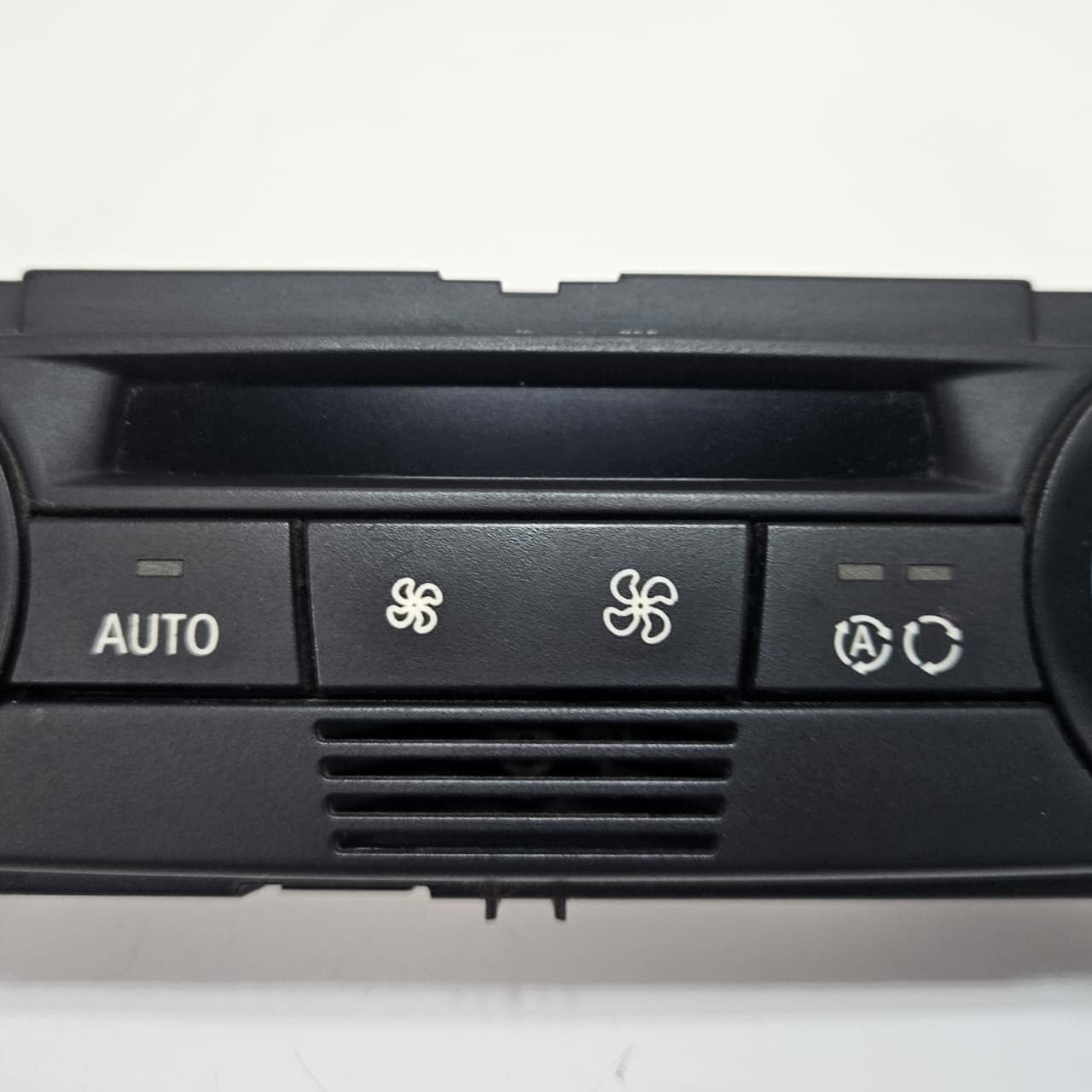 2006-2011 BMW 325i E90 Climate Control Panel 9117136