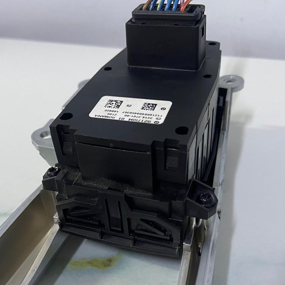 OEM BMW F10 F18 F12 F15 F26 X3 X4 Parking Brake / HILL HOLD Switch 9217594