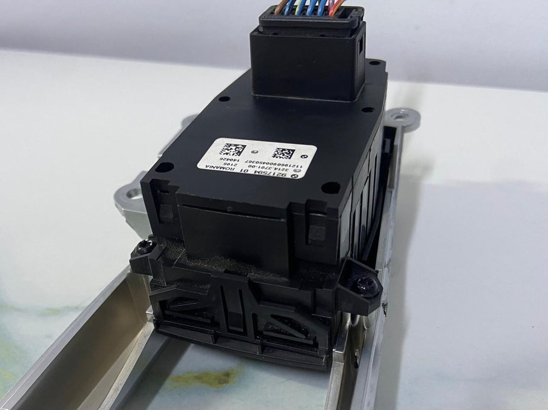OEM BMW F10 F18 F12 F15 F26 X3 X4 Parking Brake / HILL HOLD Switch 9217594