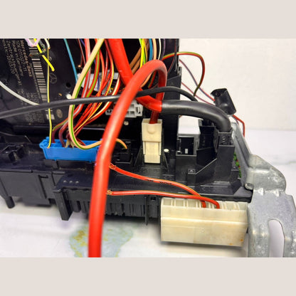 2010-2014 Mercedes-Benz C300 Rear Sam Module Relay Fuse Box 204 9060205 W204 C25