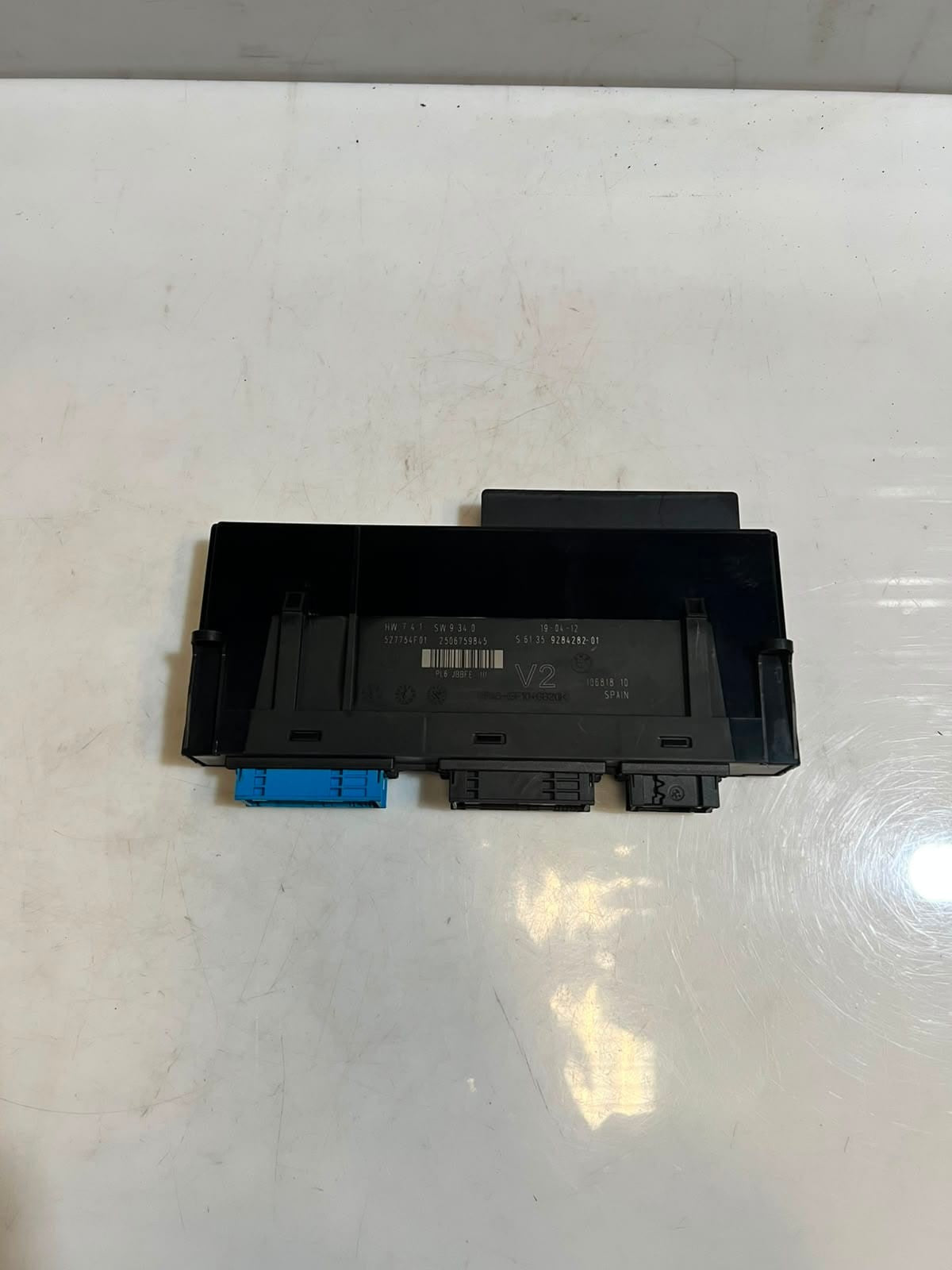 BMW F10 F11 F13 F06 F01 M5 Junction Box Electronic Control Unit V-2 unit 9284282