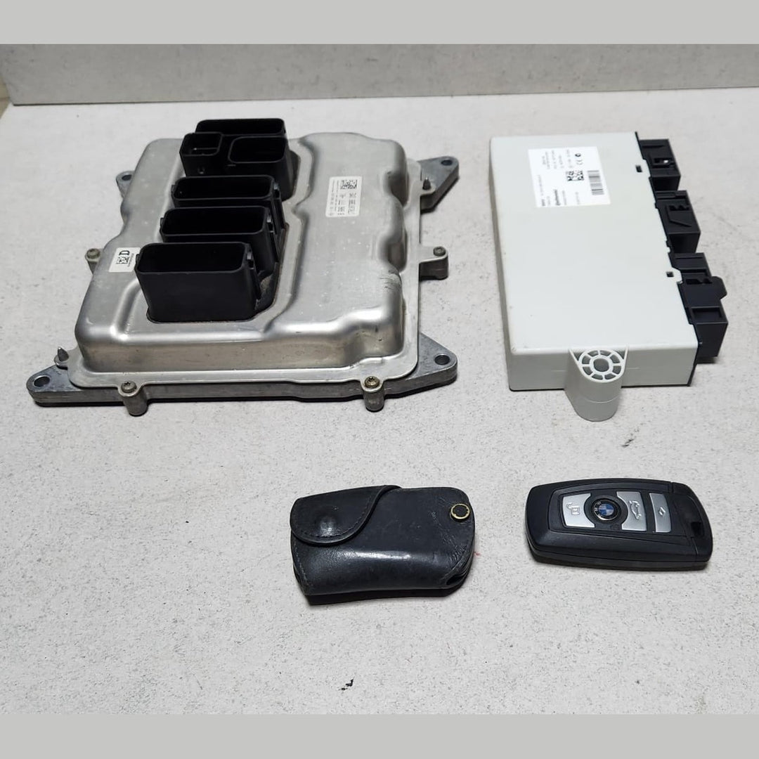 2015 BMW 520i Engine Control Unit ECU Set 8606777 F30 F31 320iX F10 F30 N20 