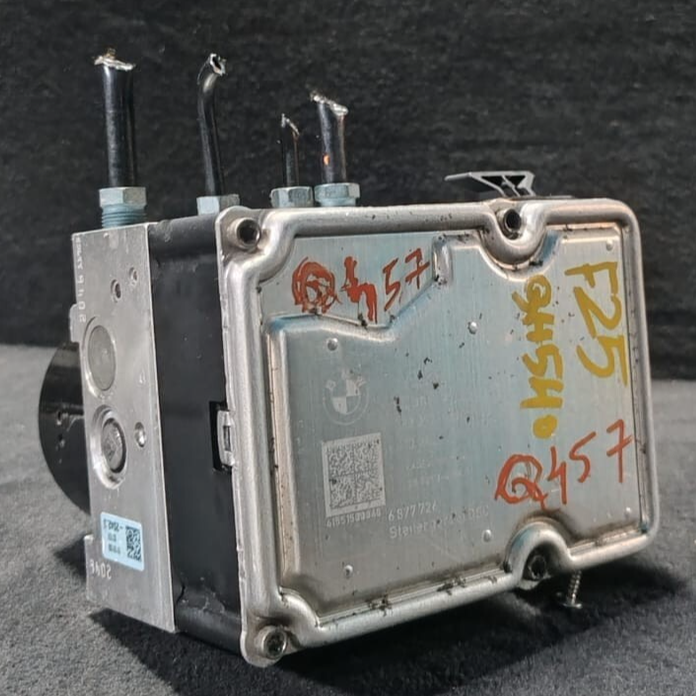 BMW F25 ANTI-LOCK BREAKING SYSTEM ABS MODULE PUMP OEM - 6877726