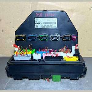 10-16 Mercedes-Benz W212 W204 Front SAM Module Relay Fuse Box A212 9006924 OEM