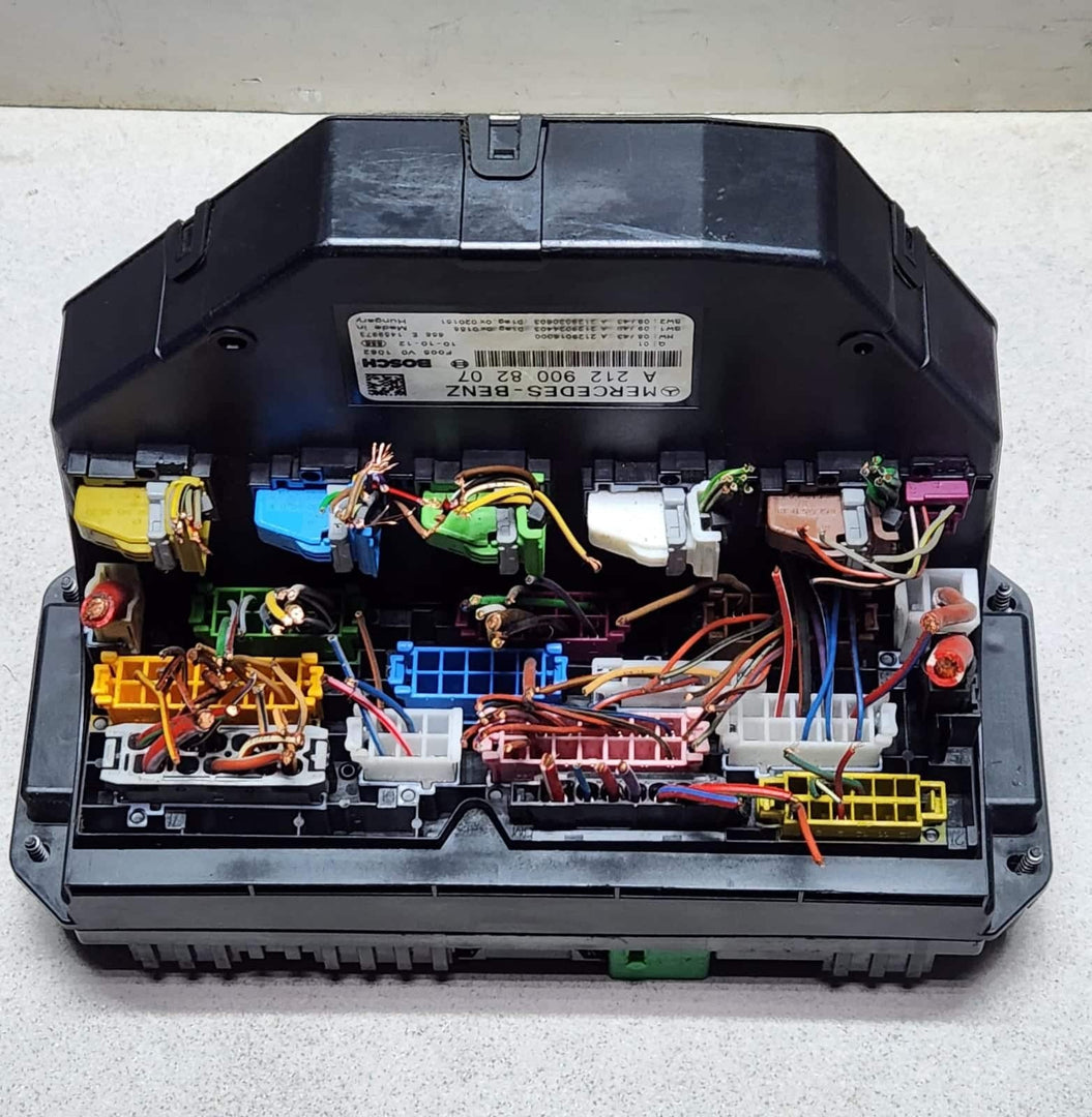 Mercedes-Benz X204 GLK Fuse Box Sam Relay Control Module Front A2129008207 W212 